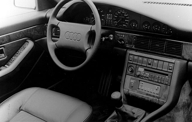 AUDI V8 1989 - cauhinhmay.com