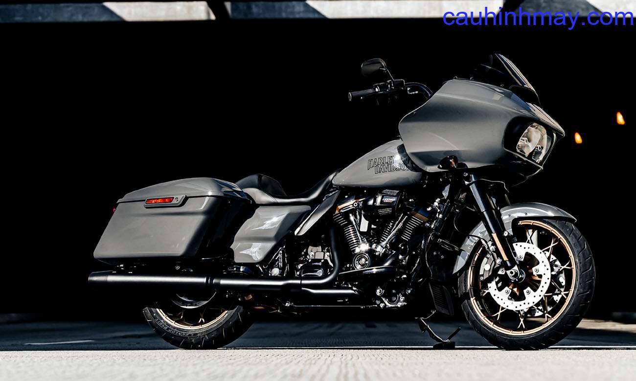 HARLEY DAVIDSON ROAD GLIDE ST